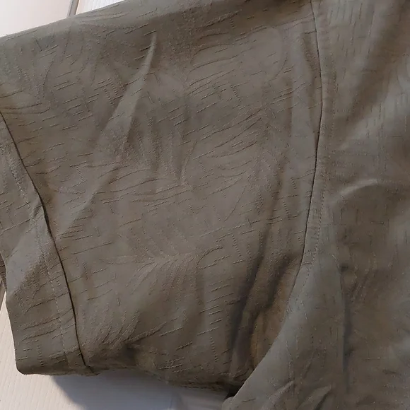 Men's Hawaiian Shirt - Picture 4 of 7